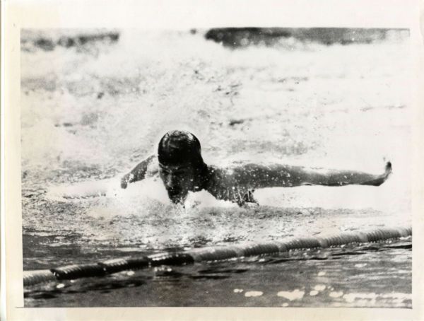 Mark Spitz Wins his 7th Gold Medal 1972 Munich Olympics original photo