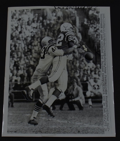 Raymond Berry vs. Abe Woodson original UPI photo 1960 Baltimore Colts vs San Francisco 49ers