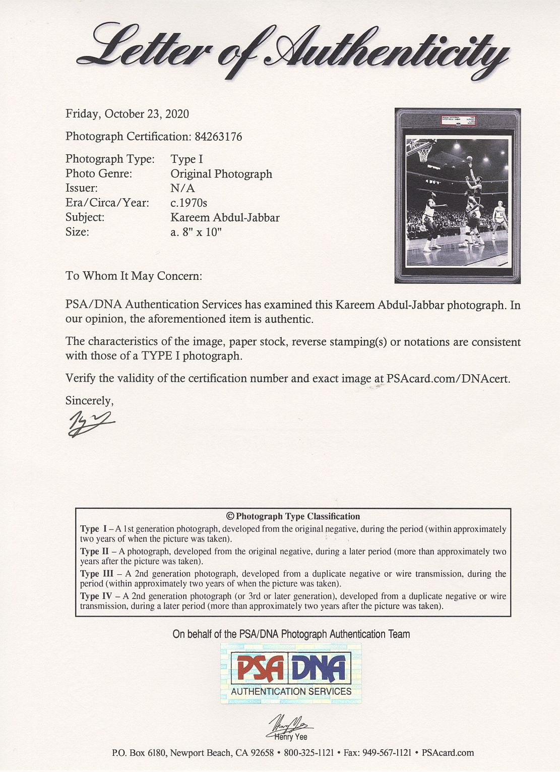 1974 NBA Playoffs - Kareem Abdul Jabbar Airborne TYPE 1 Photo PSA/DNA