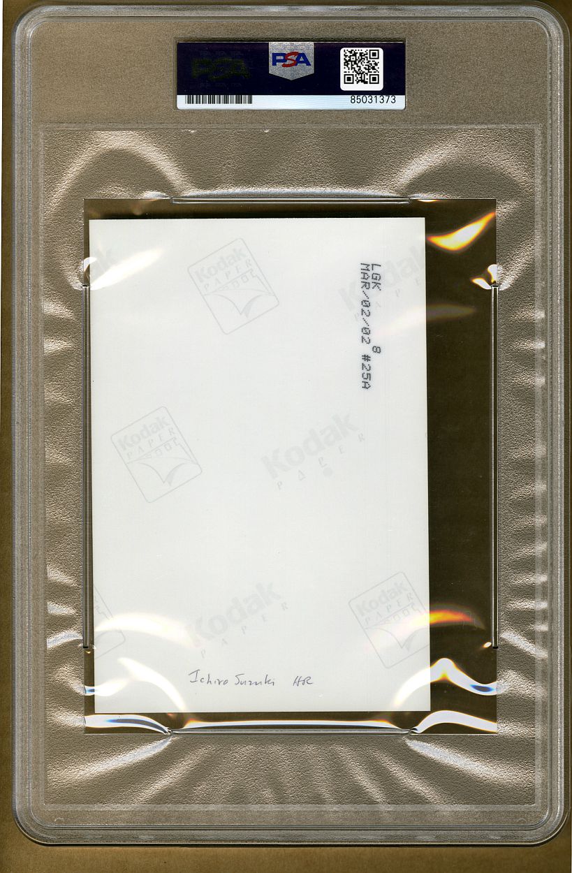 2002 Ichiro Suzuki Original TYPE 1 photo Seattle Mariners Running PSA/DNA