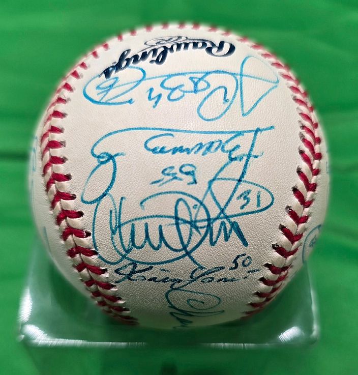 2001 Cleveland Indians Team Signed AUTO American League Baseball AL Central Champs /w 19 sigs