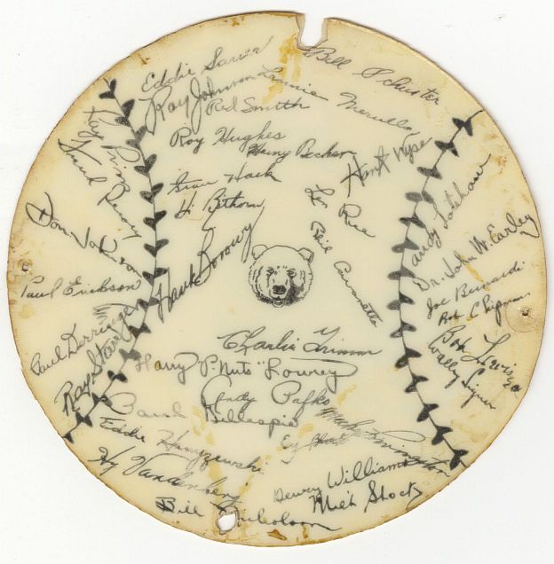 1945 World Series Detroit Tigers vs Chicago Cubs Celluloid Disc with Facsimile Signatures