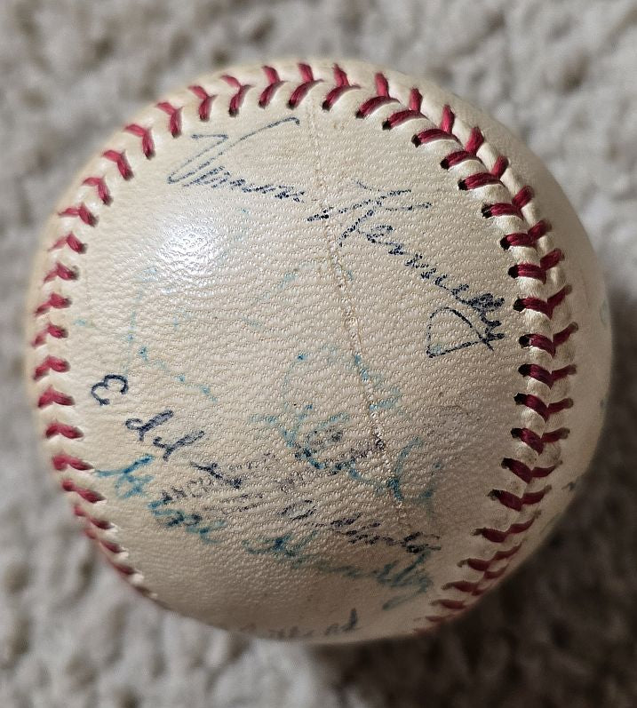 1948 Hollywood Stars Team Signed AUTO Baseball PCL /w 23 Sigs
