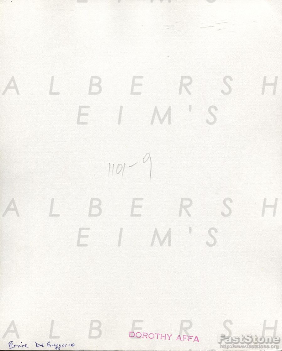 Ernie DiGregorio Buffalo Braves Shoots Against NY Knicks Lonnie Shelton Original Photo