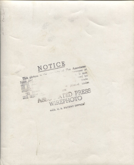 Kid Gavilan wins Welterweight Title vs. Johnny Bratton 1951 original AP photo