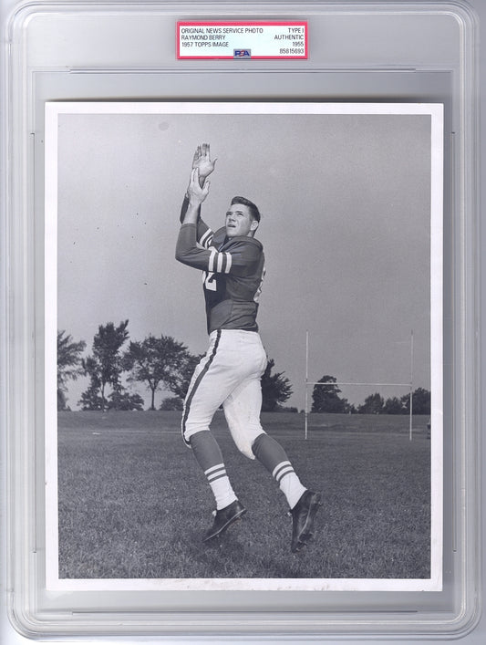 1955 Raymond Berry 1957 Topps Rookie Card Image Pro Football HOF Baltimore Colts Original TYPE I Photo PSA/DNA