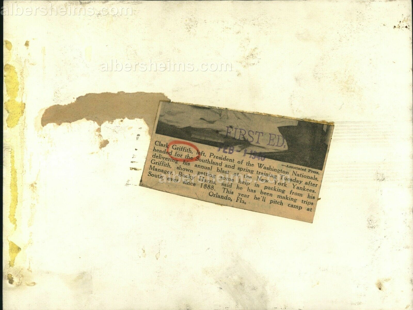 Clark Griffith & Bucky Harris show off Their Sports Memorabilia 1940 Original press photo