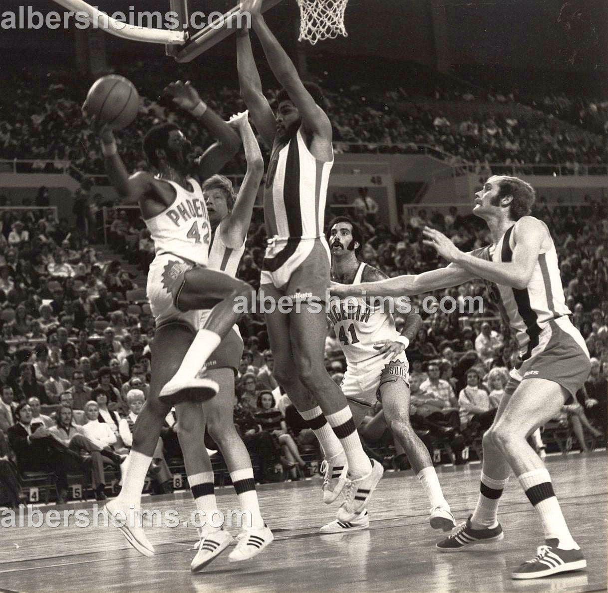 Early 70's Connie Hawkins vs. Baltimore Bullets Original TYPE 1 photo