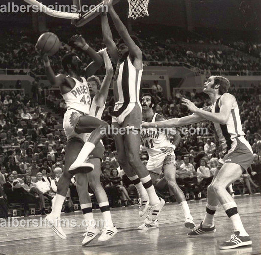 Early 70's Connie Hawkins vs. Baltimore Bullets Original TYPE 1 photo