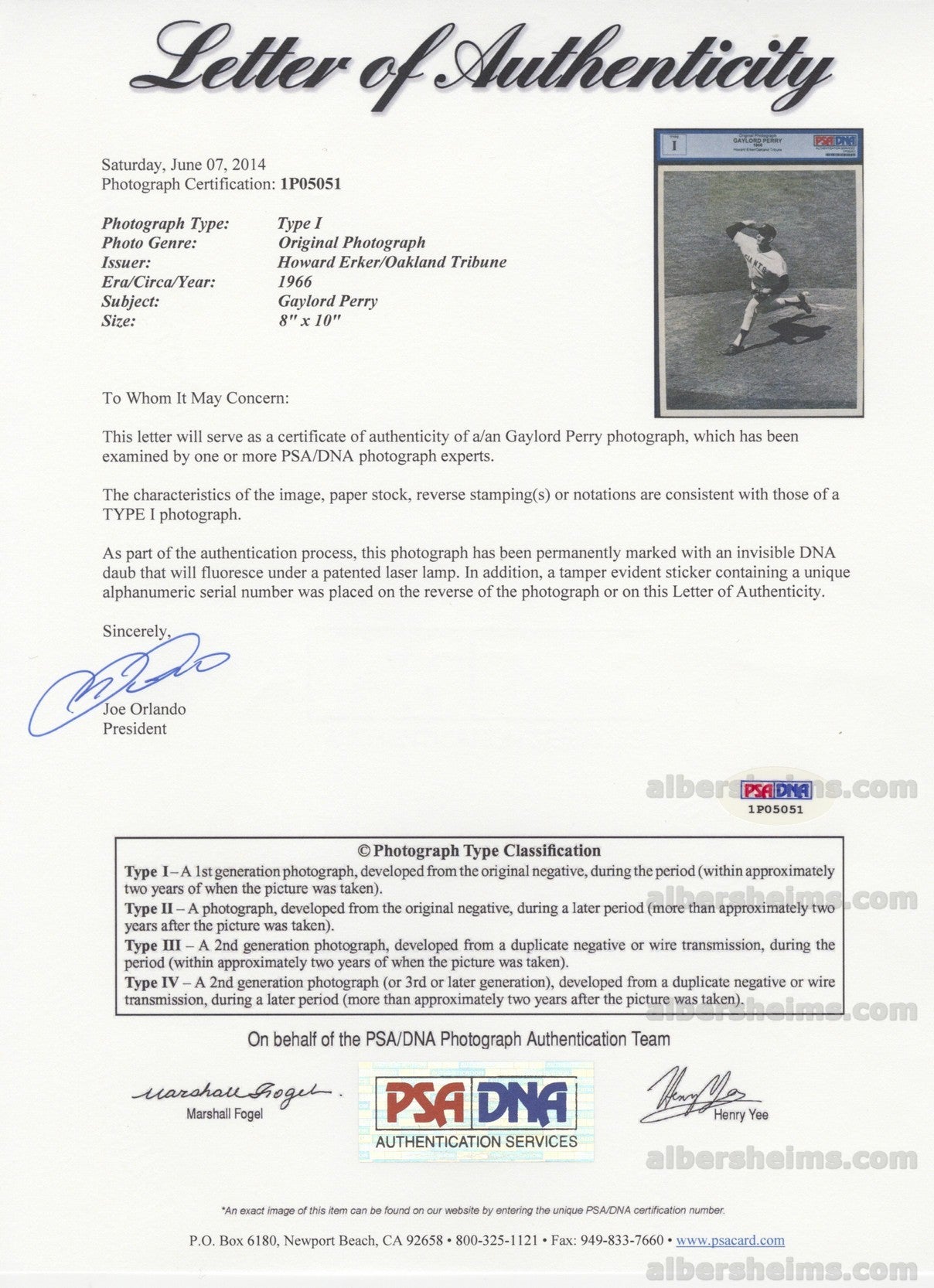 1966 Gaylord Perry Future HOFer Throwing Heat Original TYPE 1 photo PSA LOA