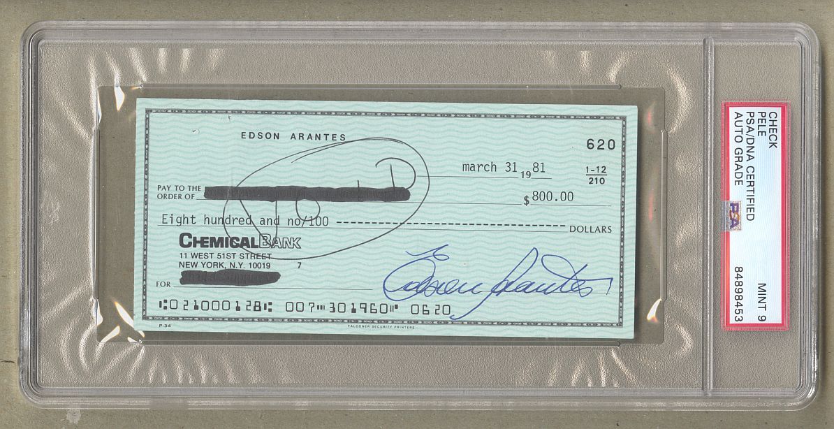 Pelé Pele Signed AUTO grade 9 personal check PSA/DNA