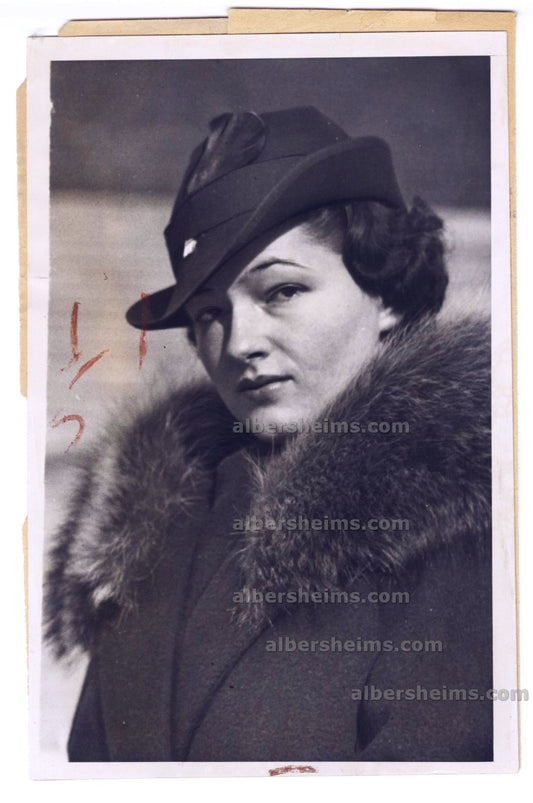 Mrs. Johnny Broaca 1937 Original TYPE 1 photo 1st Woman in MLB History Receives World Series Share