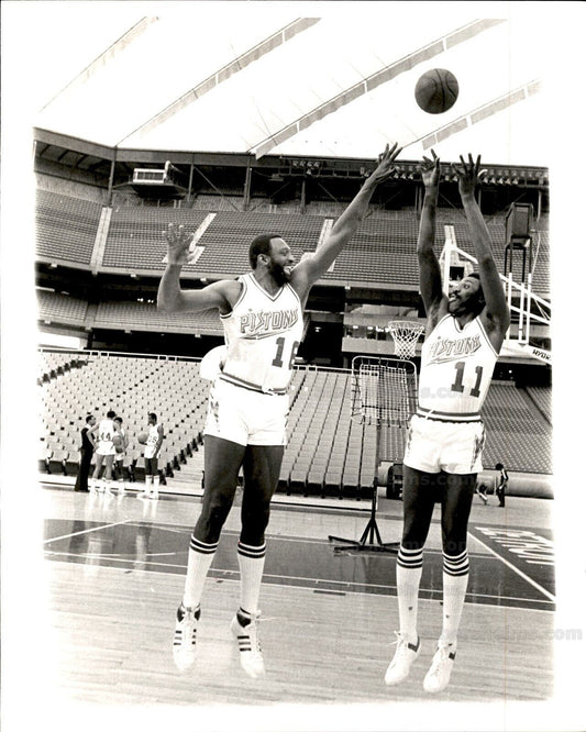 Bob Lanier & Bob McAdoo Detroit Pistons 1980 Original TYPE 1 Photo
