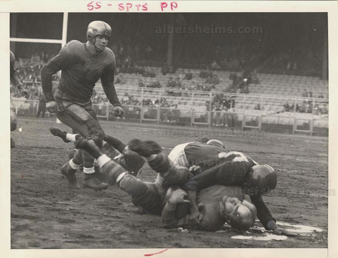 NY Giants Football Hall of Famer - Emlen Tunnell Makes Vicious Hit on Green Bay Packers 1952 Original TYPE 1 Photo
