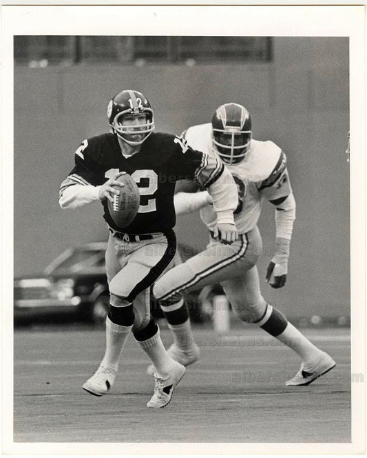 Circa 1976 - 77 Terry Bradshaw Scrambles Away from Chargers Leroy Jones Original TYPE 1 Photo