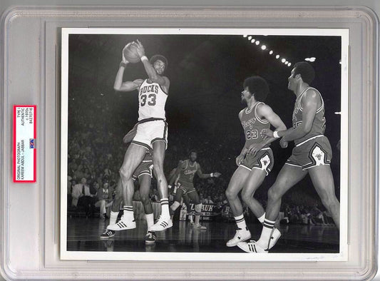 Early 70's Kareem Abdul Jabbar Goes to the Air vs. Chicago Bulls TYPE 1 Photo PSA/DNA