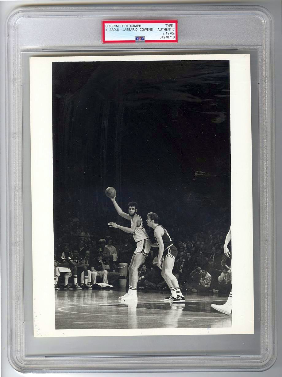 Kareem Abdul Jabbar Early 70's vs Celtics - Dave Cowens TYPE 1 Original Photo PSA/DNA