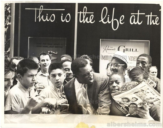 1961 Willie Mays Swamped by Autograph Collectors Outside His Hotel Original TYPE I Photo
