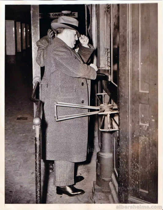 Gangster Waxey Gordon Declares Himself Dead Before Riding NYC Subway 1940 Original TYPE I photo