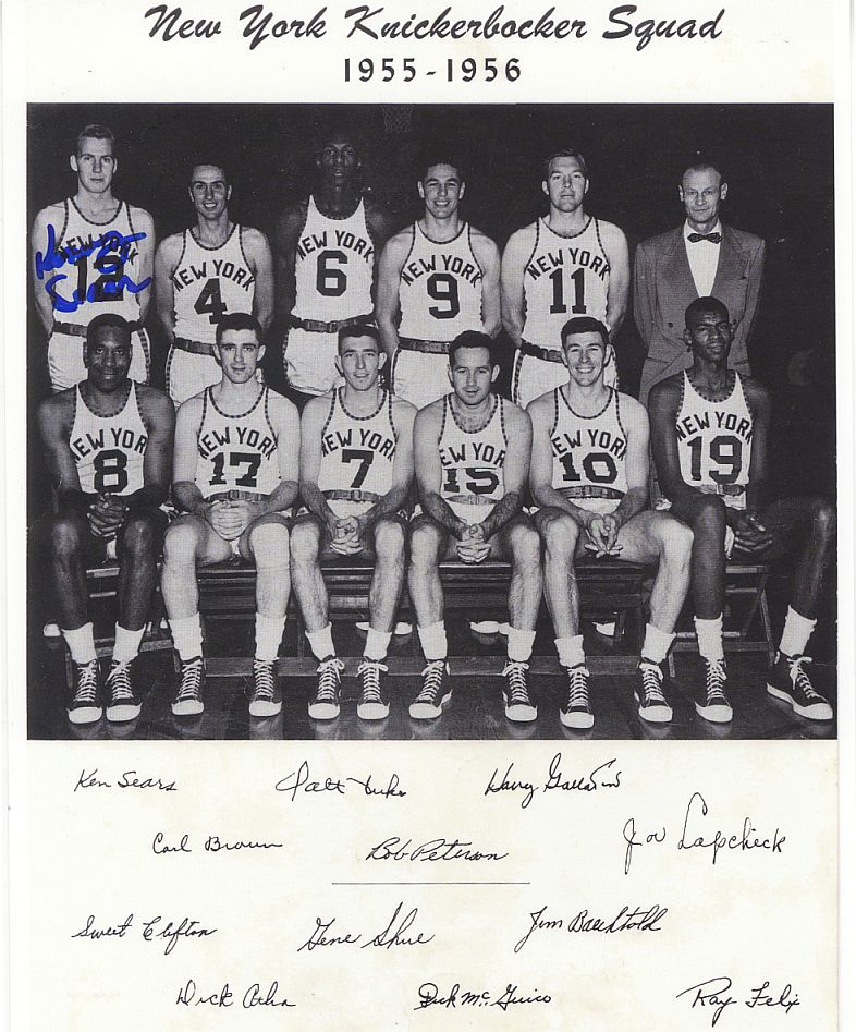 Kenny Sears Signed AUTO 1955-56 New York Knicks Team Photo (Rookie Year)