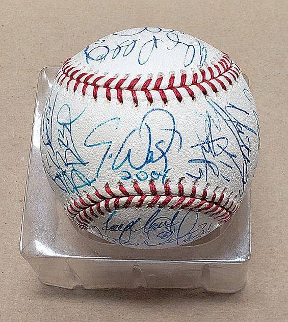 2004 Cleveland Indians Team Signed AUTO A.L. Baseball - LARRY DOLAN /w 24 sigs