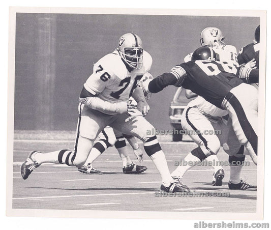 1976 Bob Boomer Brown Faces a Flying L.C. Greenwood Original TYPE I Malcolm Emmons Photo