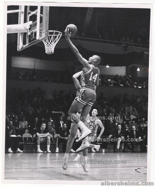 1962 -63 Future Hall of Fame Rookie Zelmo Beaty Scoring vs. Chicago Zephyrs Original TYPE I Photo