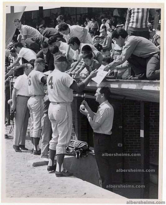 Duke Snider New York Mets March 1964 Mexico City Signing Autographs Original TYPE I Photo #C