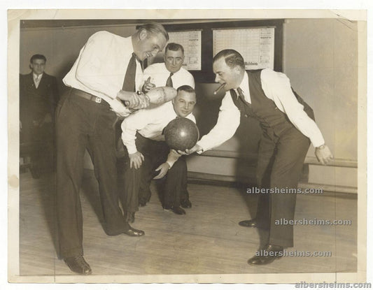 1933 Chicago Cubs Chuck Klein Clowning Around with Ray Schalk Donnie Bush & Jimmy Dykes Original TYPE I Photo