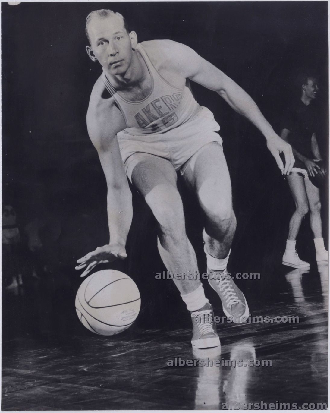 1959 Vern Mikkelsen Minneapolis Lakers Basketball HOF Original Team Issued Type I photo