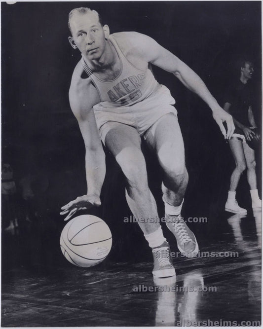 1959 Vern Mikkelsen Minneapolis Lakers Basketball HOF Original Team Issued Type I photo