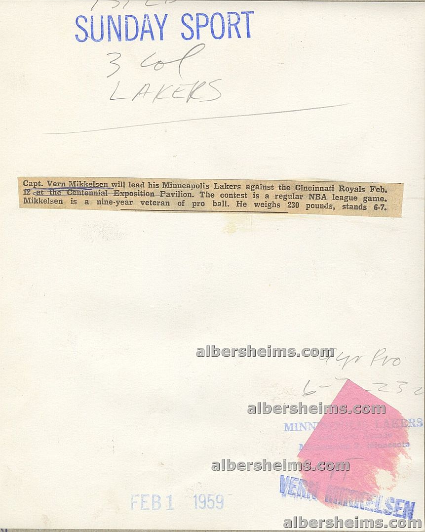 1959 Vern Mikkelsen Minneapolis Lakers Basketball HOF Original Team Issued Type I photo