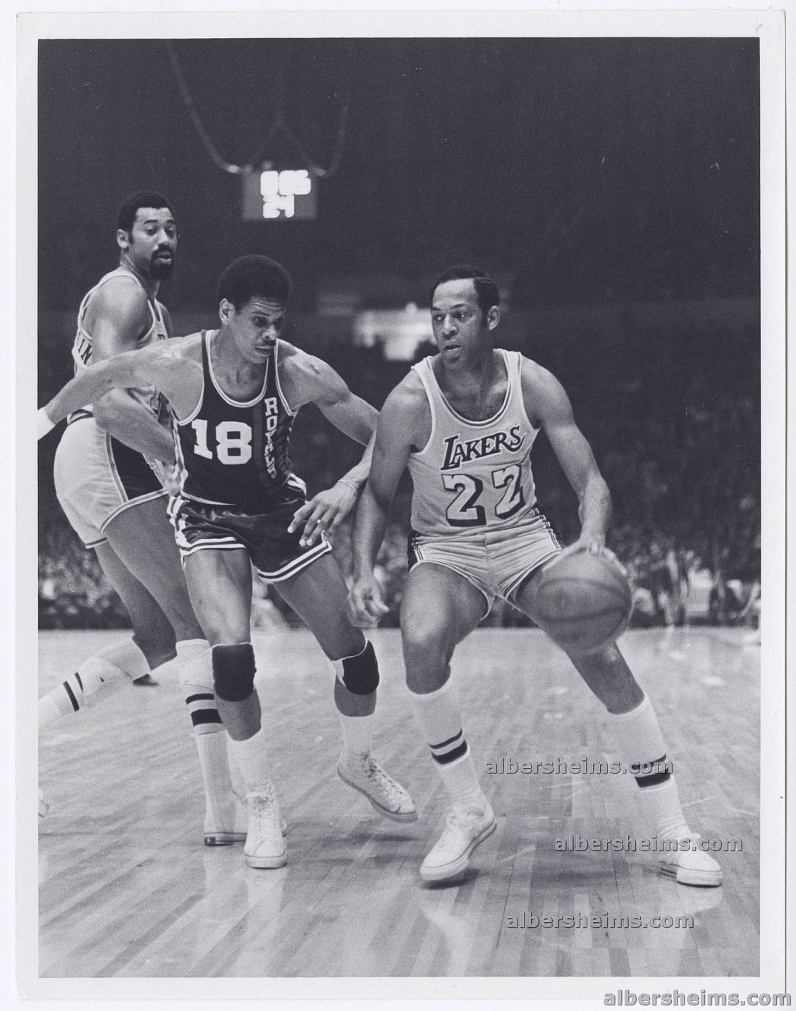1968-69 Elgin Baylor & Wilt Chamberlain take on the Cincinnati Royals Original TYPE I Photo