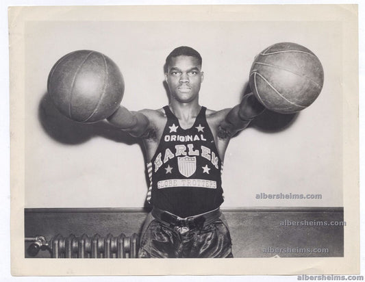 1946 Lorenzo Piper Davis Harlem Globetrotters & Negro League Baseball star Original vintage Press Photo