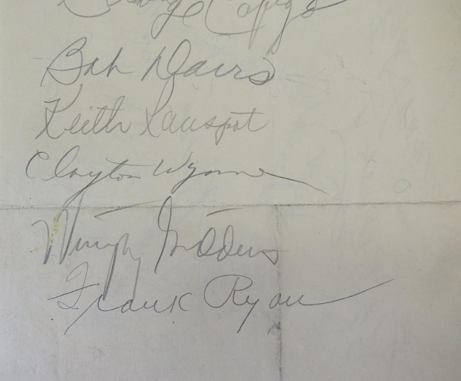 1944 Boston Yanks & Brooklyn Tigers NFL Team Signed Sheet 30 plus autographs + Wayne Millner