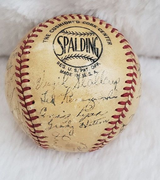 1951 Cincinnati Reds Team Signed AUTO Baseball /w 30 Sigs Howie Fox D.1955