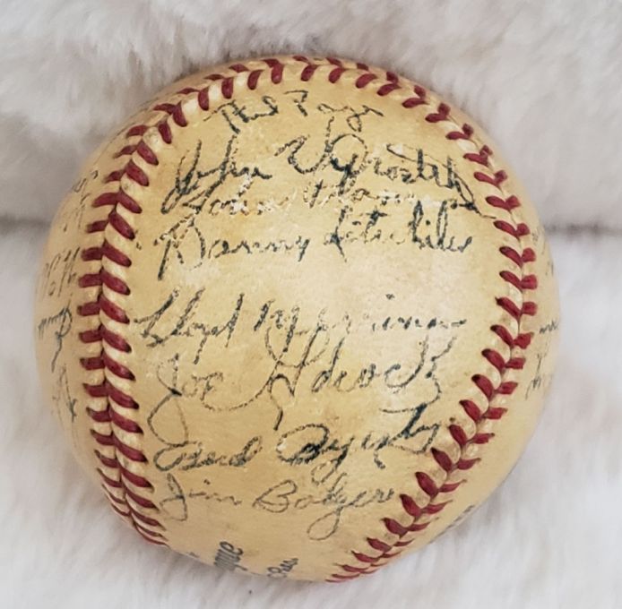 1951 Cincinnati Reds Team Signed AUTO Baseball /w 30 Sigs Howie Fox D.1955