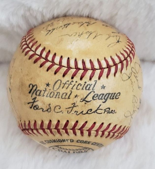 1951 Cincinnati Reds Team Signed AUTO Baseball /w 30 Sigs Howie Fox D.1955