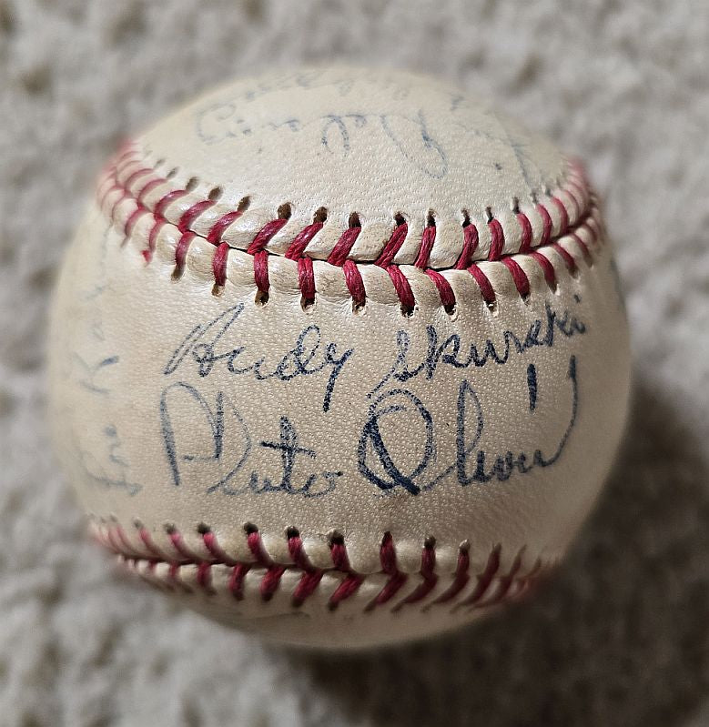 1948 Hollywood Stars Team Signed AUTO Baseball PCL /w 23 Sigs