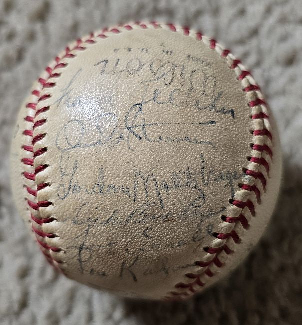 1948 Hollywood Stars Team Signed AUTO Baseball PCL /w 23 Sigs