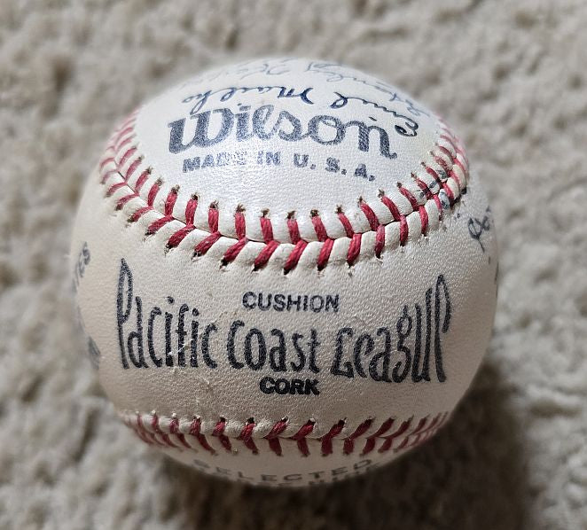 1935 Oakland Oaks Team Signed AUTO Baseball PCL /w 22 Sigs NY Yankees SUPER RARE!!