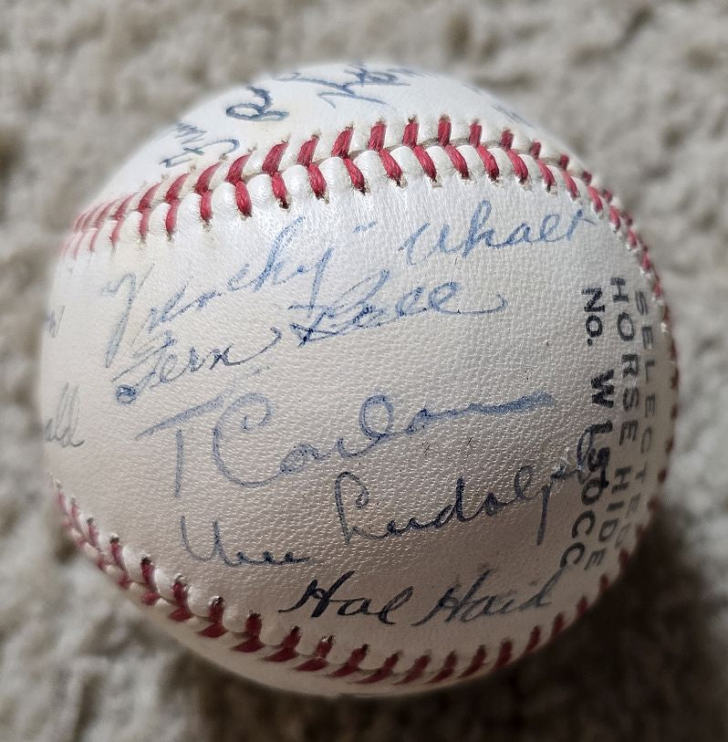 1935 Oakland Oaks Team Signed AUTO Baseball PCL /w 22 Sigs NY Yankees SUPER RARE!!