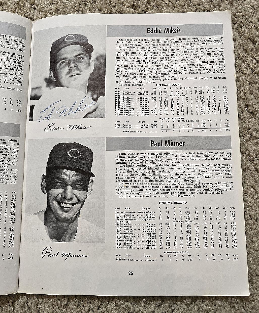 1955 Chicago Cubs Team Signed Autographed Yearbook /w 19 sigs –  Ernie Banks