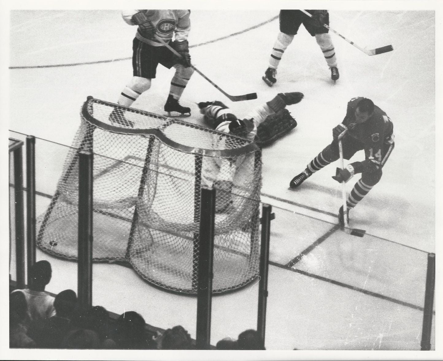 Ab McDonald scores on Jacques Plante original 1962 photo