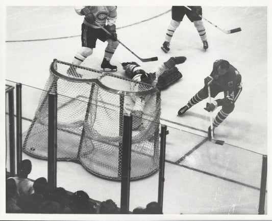 Ab McDonald scores on Jacques Plante original 1962 photo