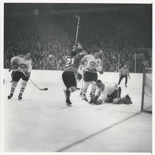 Stan Mikita assists McDonald for Goal on Jacques Plante original 1963 photo