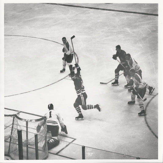 Bronco Horvath scores on Jacques Plante with Red Fleming original photo 1962