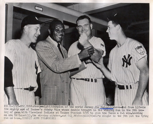 1951 Yankees players - Johnny Mize Acme wire photo with Boxing Champ Joe Walcott