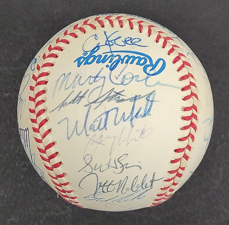 1995 Minnesota Twins Team Signed AUTO Baseball 36 sigs /w Kirby Puckett JSA LOA