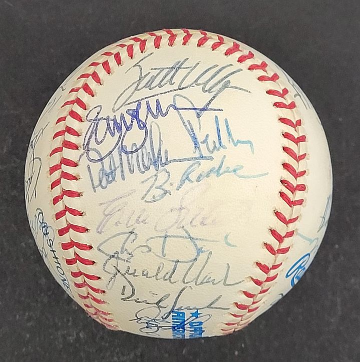 1995 Minnesota Twins Team Signed AUTO Baseball 36 sigs /w Kirby Puckett JSA LOA